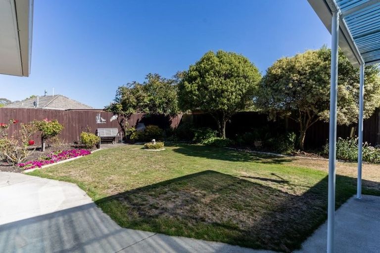 Photo of property in 42 Beauford Place, Parklands, Christchurch, 8083