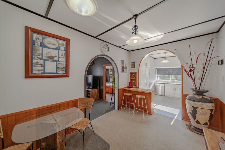 Photo of property in 24 Melville Street, Waipawa, 4210