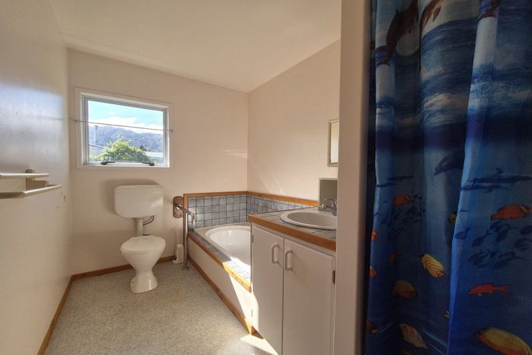 Photo of property in 36 Watt Street, Coromandel, 3506