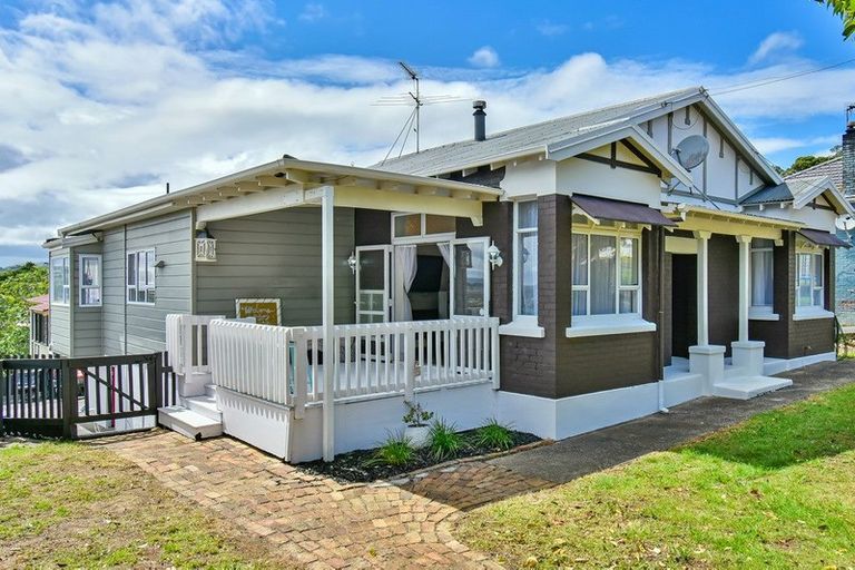Photo of property in 9 Prospect Terrace, Pukekohe, 2120