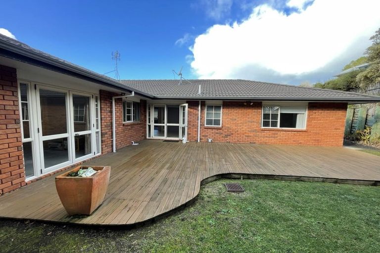 Photo of property in 8 Helen Ryburn Place, Torbay, Auckland, 0630