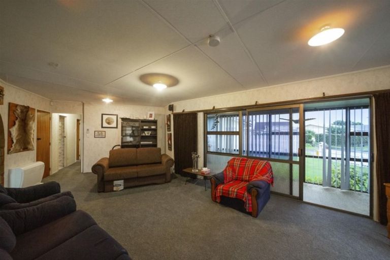 Photo of property in 16 Manuka Place, Hawera, 4610