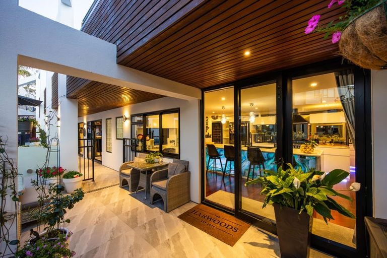 Photo of property in 3 Holyoake Place, Chatswood, Auckland, 0626