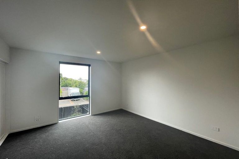 Photo of property in 9/27 New Brighton Road, Shirley, Christchurch, 8061