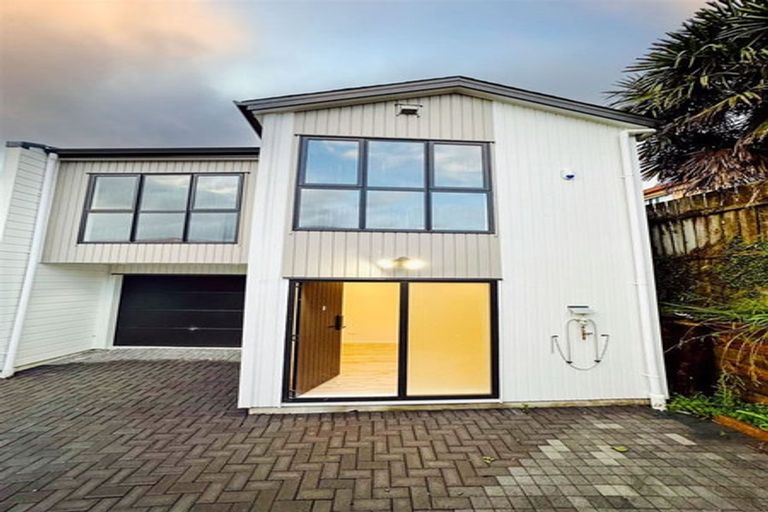 Photo of property in 21f Craigbank Avenue, New Lynn, Auckland, 0600