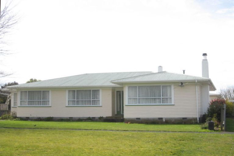 Photo of property in 10 Orlando Street, Stratford, 4332