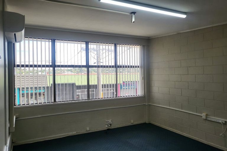 Photo of property in 11 Herekino Street, Westgate, Auckland, 0814