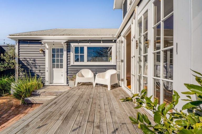 Photo of property in 5 Rogan Street, New Plymouth, 4310