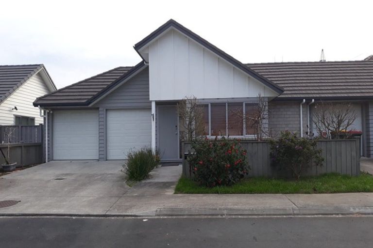 Photo of property in 23 Kotuku Crescent, Takanini, 2112