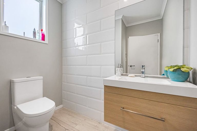 Photo of property in 37 Sanremo Lane, Stanmore Bay, Whangaparaoa, 0932