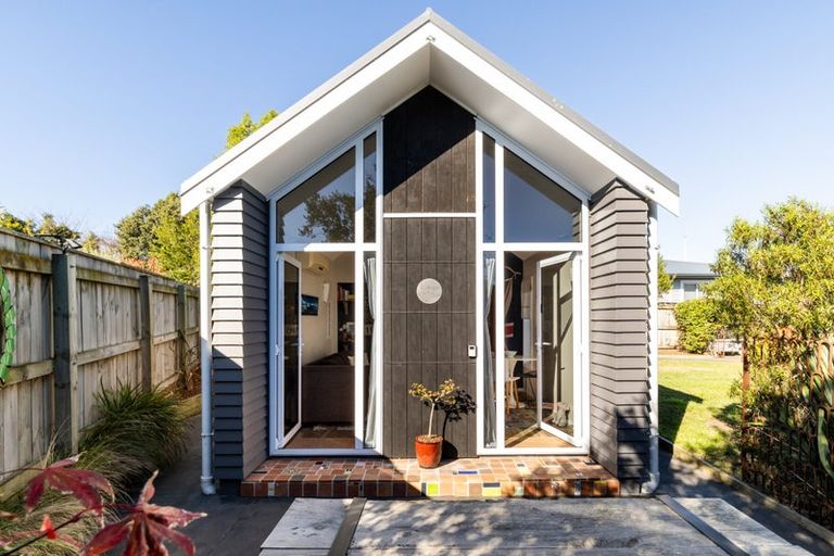 Photo of property in 9 Palmerston Road, Havelock North, 4130