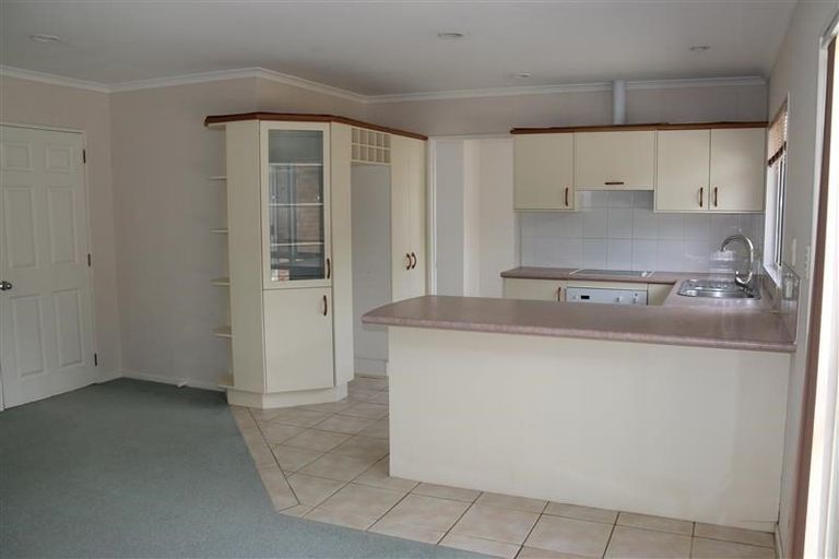 Photo of property in 7 Mullagh Place, East Tamaki Heights, Auckland, 2016