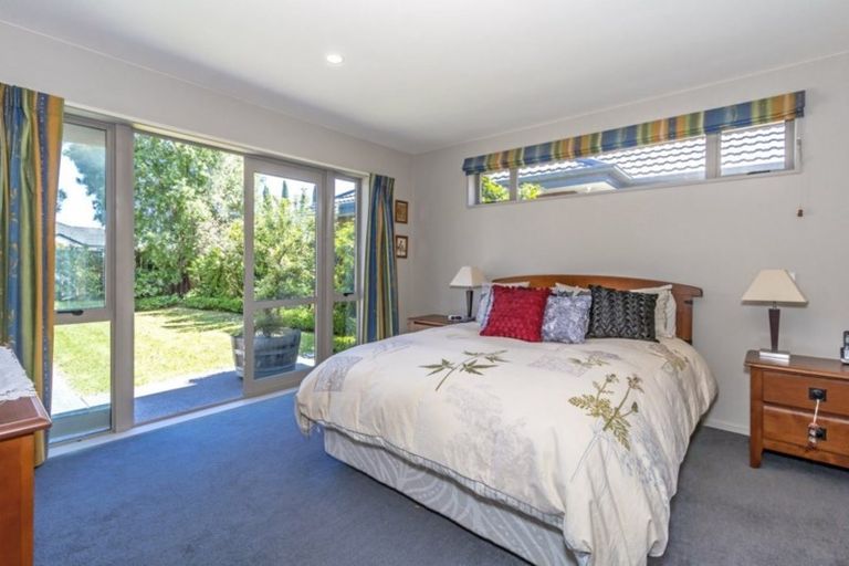 Photo of property in 11 Hideaway Gate, Parklands, Christchurch, 8083