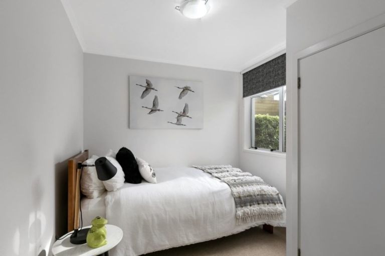 Photo of property in 18 Burnham Street, Seatoun, Wellington, 6022