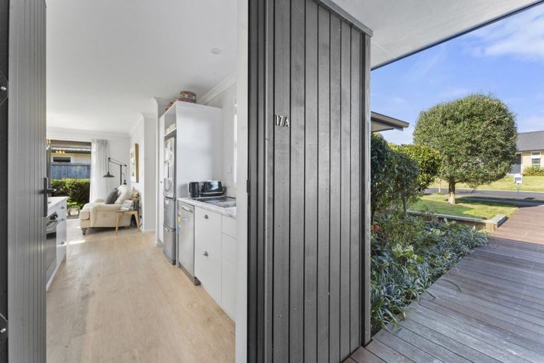 Photo of property in 17 Charlotte Drive, Omokoroa, 3114