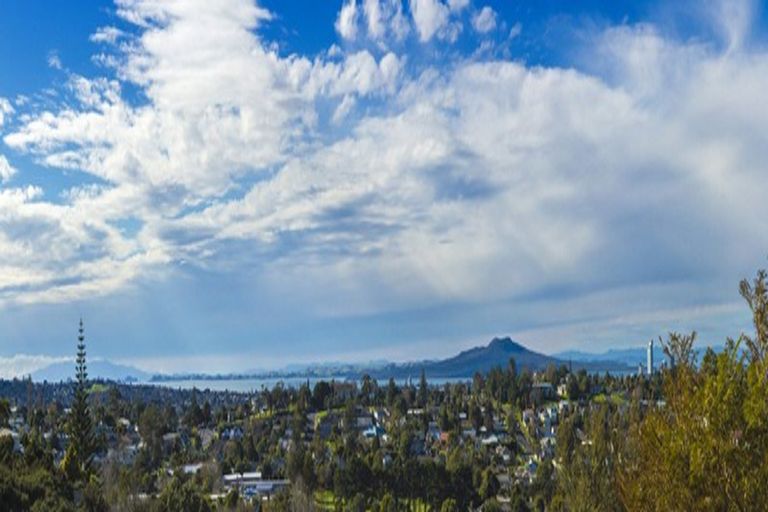 Photo of property in 76 Manuka Road, Glenfield, Auckland, 0629