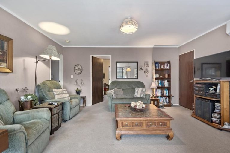 Photo of property in 2a Compton Place, Mount Maunganui, 3116