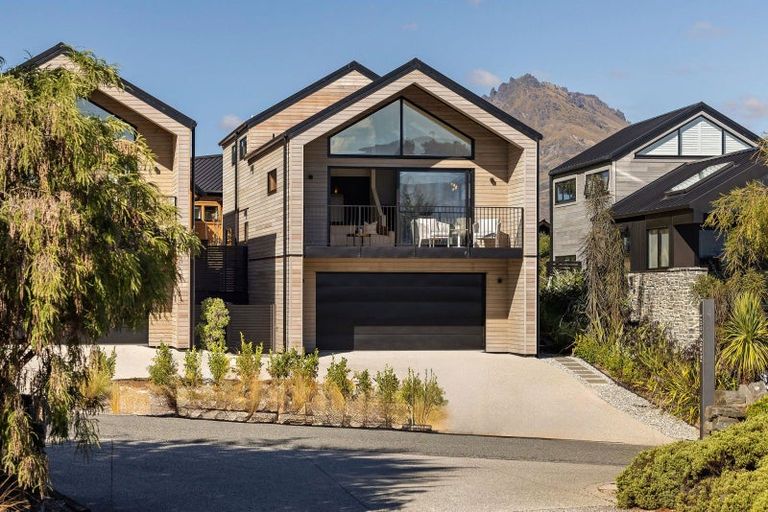 Photo of property in 45b Mcadam Drive, Jacks Point, Queenstown, 9371