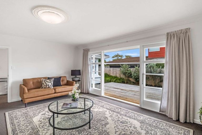 Photo of property in 94 Avondale Road, Avondale, Christchurch, 8061