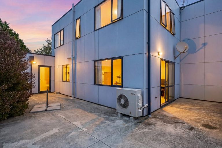 Photo of property in 4/75 Thackeray Place, Waltham, Christchurch, 8023