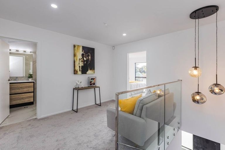 Photo of property in 7b Gladfield Lane, Te Atatu Peninsula, Auckland, 0610