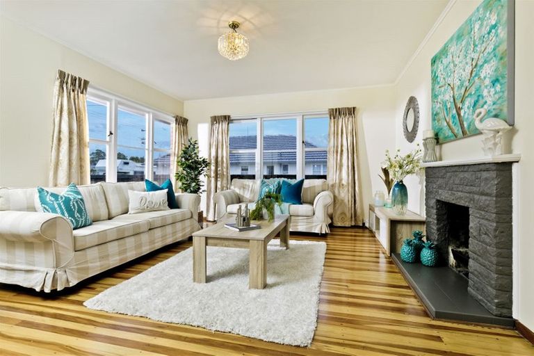 Photo of property in 1/38 Edwards Avenue, Henderson, Auckland, 0610