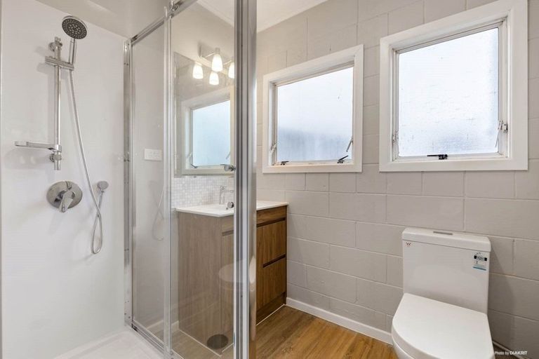 Photo of property in 16 Helena Street, Massey, Auckland, 0614