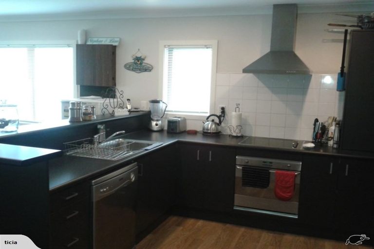 Photo of property in 28b Ronald Woolf Place, Churton Park, Wellington, 6037