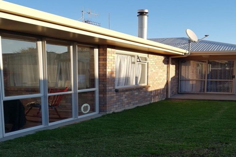 Photo of property in 19 Edgewater Grove, Whakatane, 3120