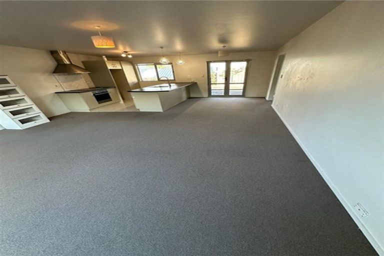 Photo of property in 72 Kervil Avenue, Te Atatu Peninsula, Auckland, 0610