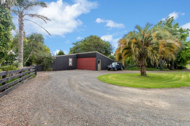 Photo of property in 56 Te Pua School Road, Helensville, 0875