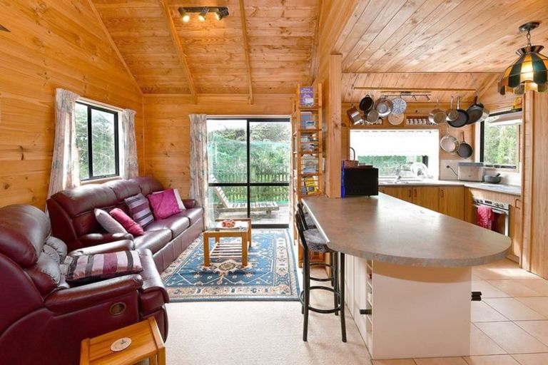 Photo of property in 1347 Old North Road, Helensville, 0875