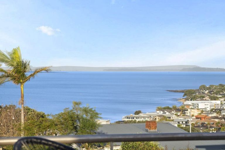 Photo of property in 27c Heathcote Road, Castor Bay, Auckland, 0620