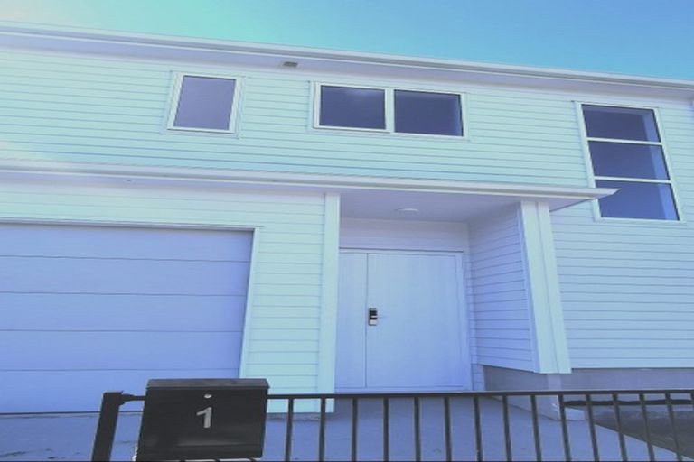 Photo of property in 1 Justin Place, Te Atatu Peninsula, Auckland, 0610