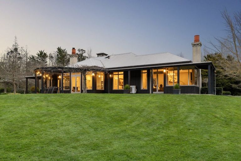 Photo of property in 274 Polson Hill Drive, Aokautere, Palmerston North, 4471