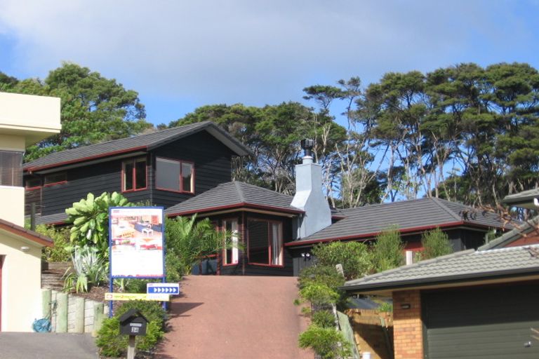 Photo of property in 34 Chamari Close, Titirangi, Auckland, 0604