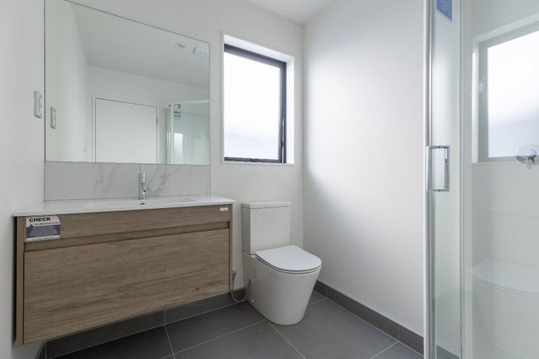 Photo of property in 6d Kaweka Street, New Lynn, Auckland, 0600