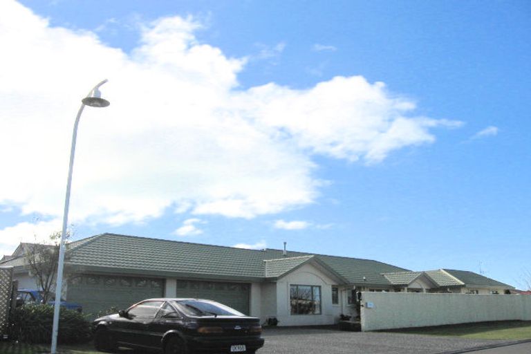 Photo of property in 2 Pukekura Place, Taradale, Napier, 4112