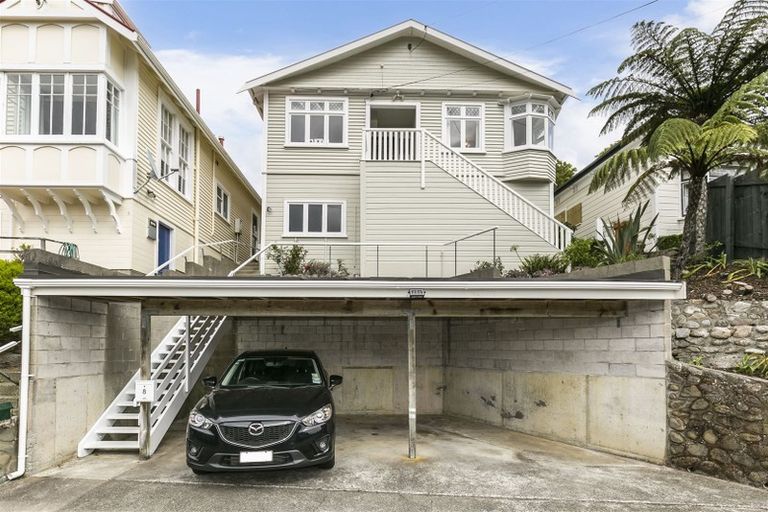 Photo of property in 8 Paisley Terrace, Karori, Wellington, 6012