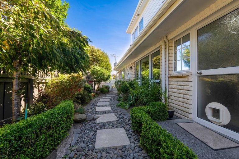 Photo of property in 5 Tamati Place, Merrilands, New Plymouth, 4312