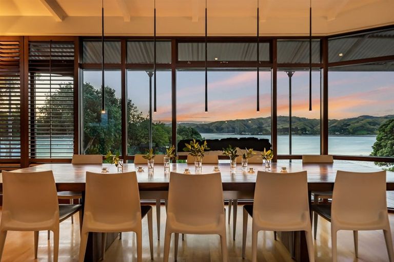 Photo of property in 360 Paremata Road, Whitby, Porirua, 5381