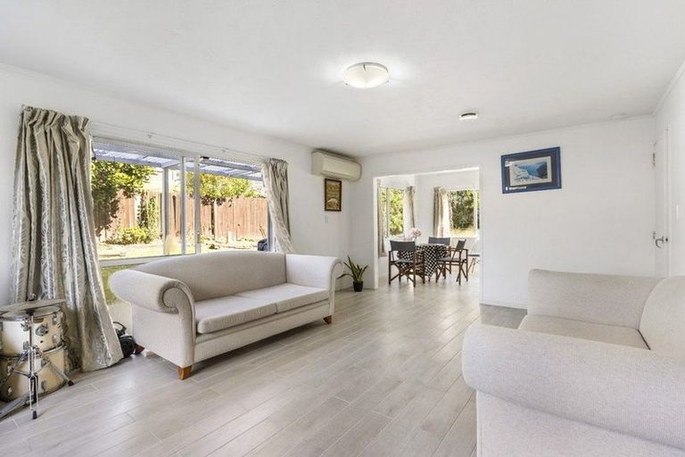 Photo of property in 60 Kohekohe Street, New Lynn, Auckland, 0600