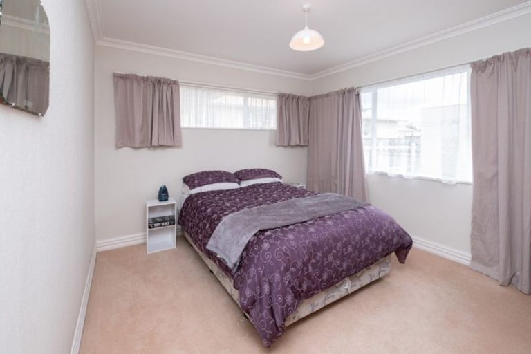 Photo of property in 17 Princes Street, Hawera, 4610