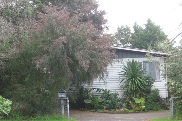 Photo of property in 98 Edmonton Road, Henderson, Auckland, 0612