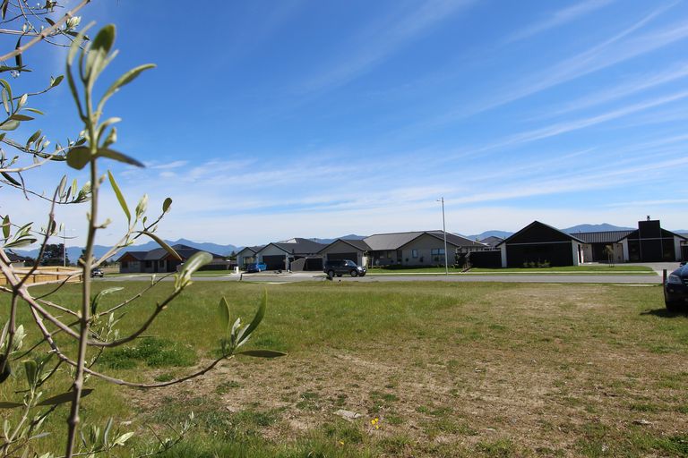 Photo of property in 17 Catalina Crescent, Forrest Hill, Auckland, 0620
