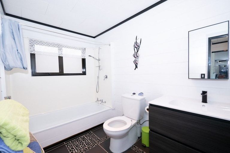 Photo of property in 15 Te Haumi Drive, Paihia, 0200