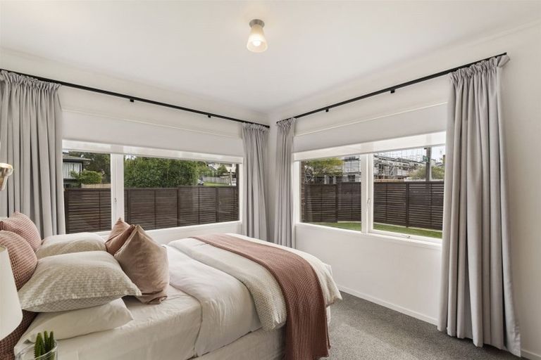 Photo of property in 8 Riviera Place, Hauraki, Auckland, 0622