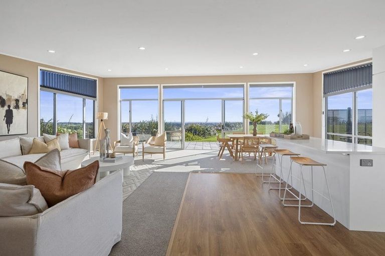 Photo of property in 100 Elsham Road, Lepperton, New Plymouth, 4373