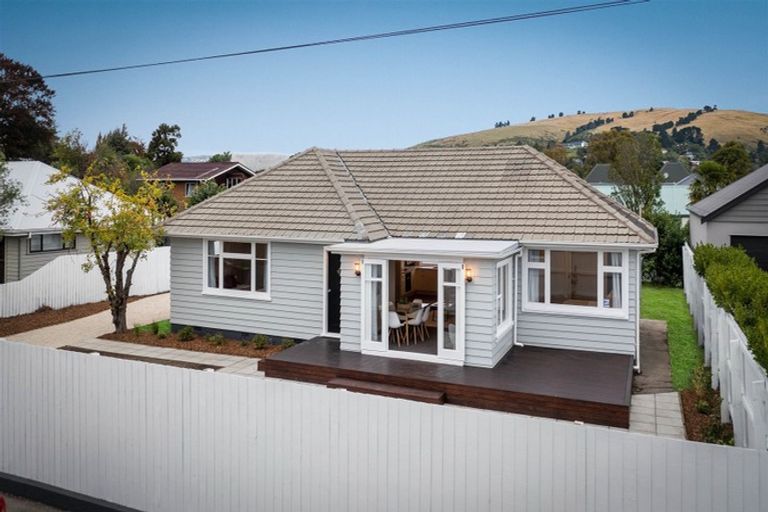 Photo of property in 9 Derrett Place, Saint Martins, Christchurch, 8022