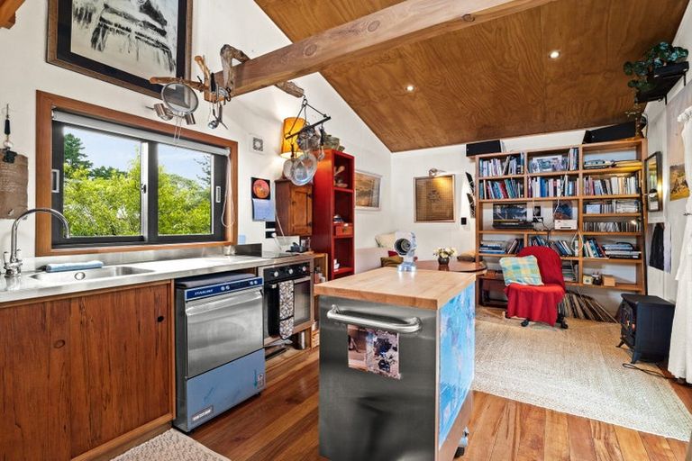 Photo of property in 8 Beach Road, Long Beach, Port Chalmers, 9081